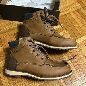COPY Boys crown vintage size 3 kids boots brown/chestnut lace up